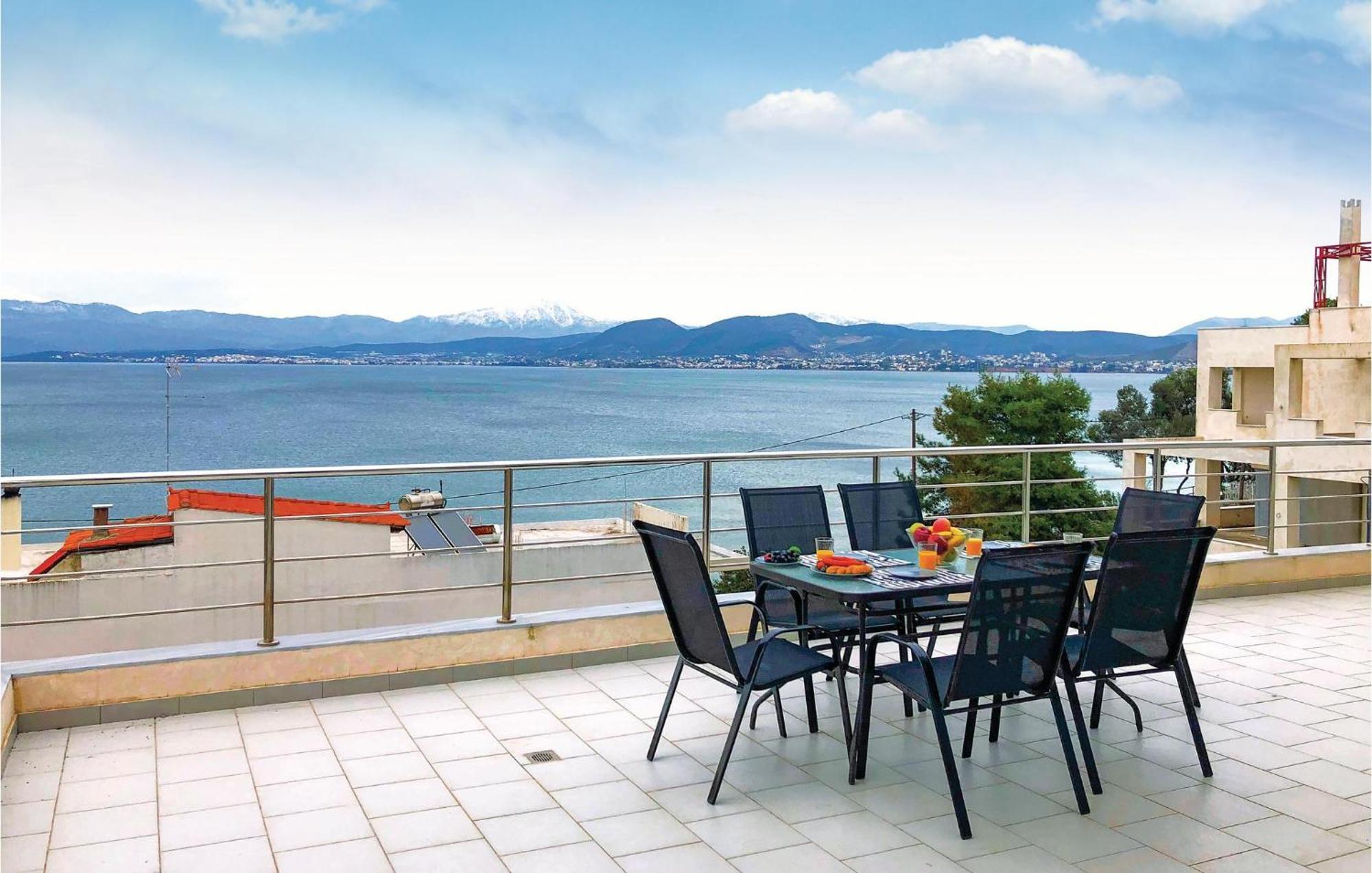 Amazing Home In Chalkida With Wifi 外观 照片